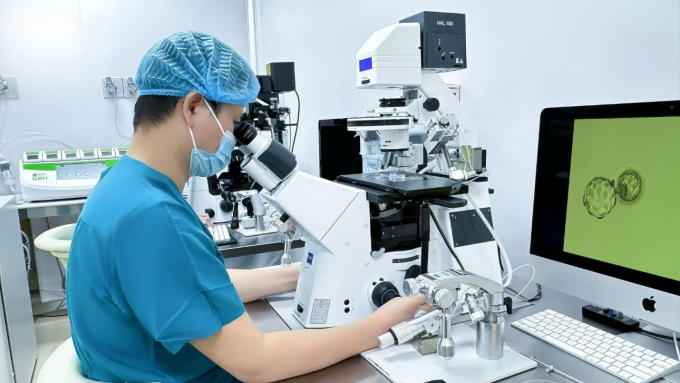 Tìm kiếm tinh trùng thành công từ tinh hoàn bị teo nhỏ