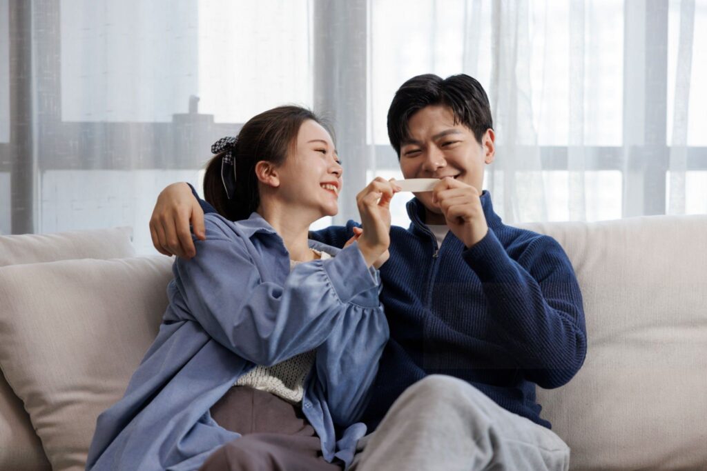Dấu hiệu tự nhiên của cơ thể, đặc biệt là chất nhầy cổ tử cung, có thể giúp các cặp đôi đến gần hơn với hạnh phúc làm cha mẹ