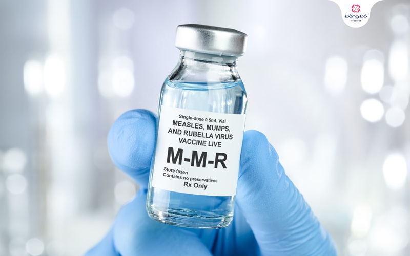 Tiêm vaccine MMR để phòng ngừa quai bị