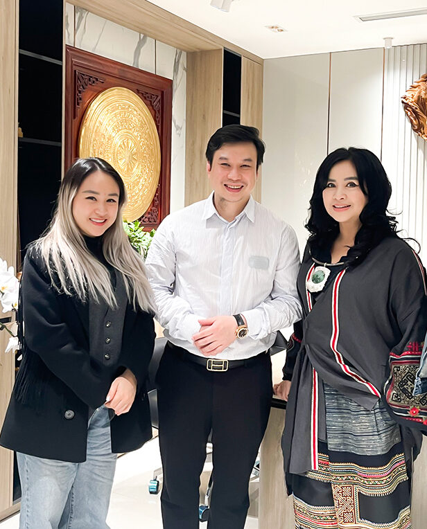 Gia đình Diva Thanh Lam yên tâm gửi gắm “con cháu” mình cho Bác sĩ Tăng Đức Cương
